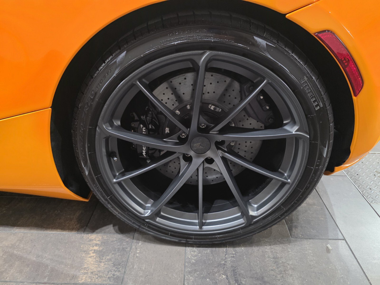 Used 2025 McLaren 750S RWD image 10