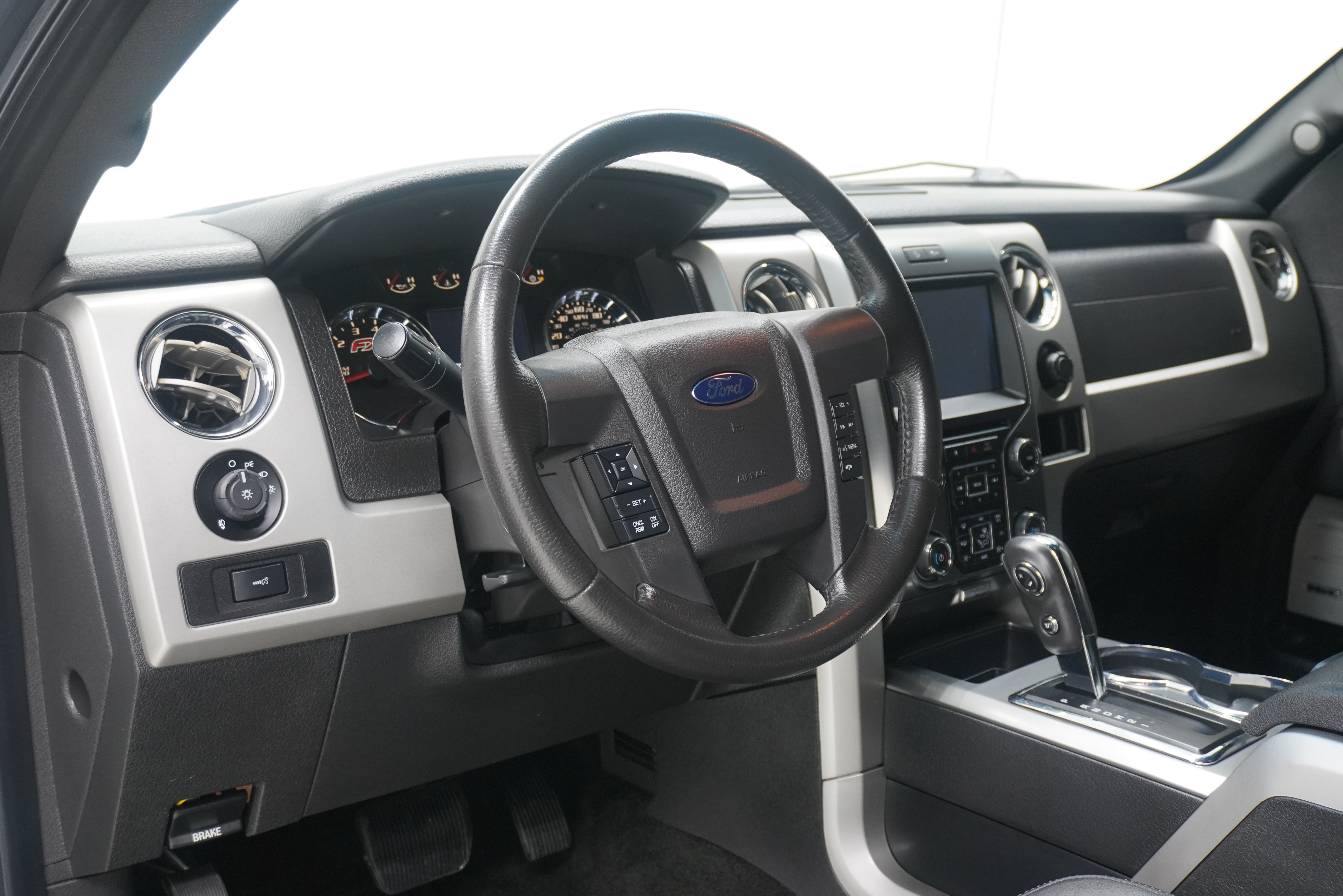 Used 2014 Ford F150 FX4 w/ Equipment Group 402A Luxury AWD/4WD image 12