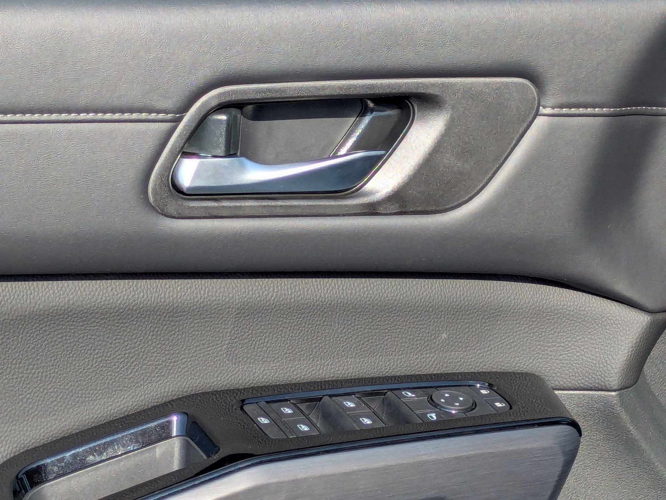 New 2026 Nissan Pathfinder SL w/ SL Premium Package FWD image 12