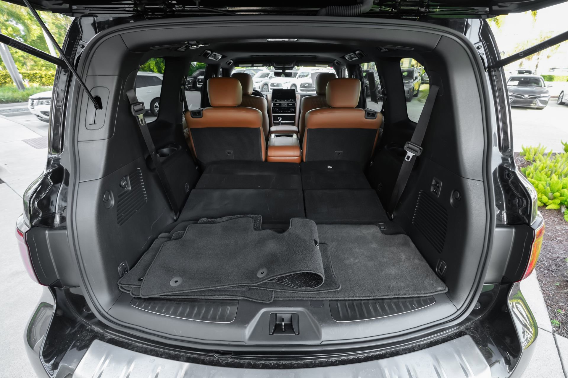 Used 2024 INFINITI QX80 Sensory image 41