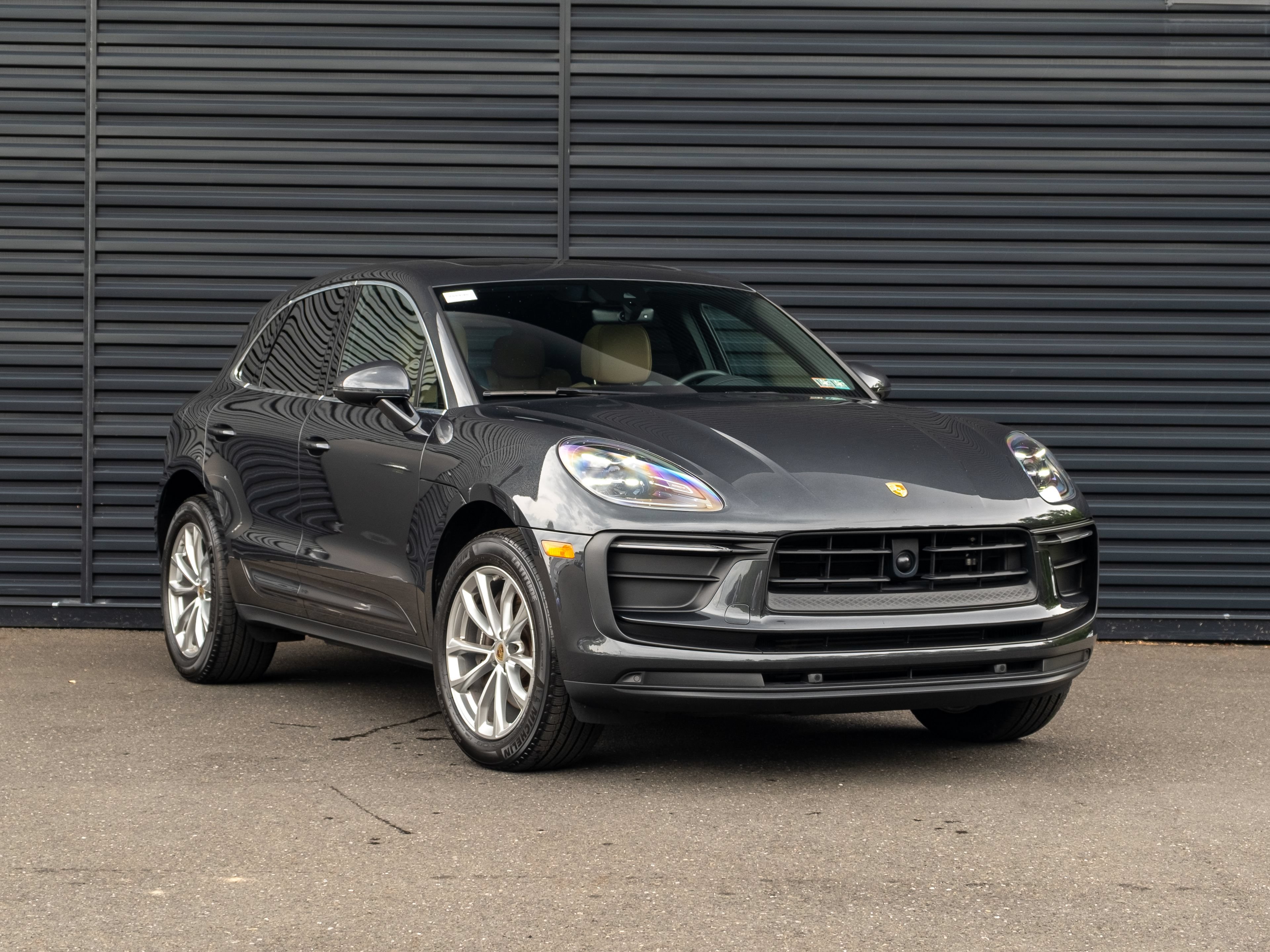 Certified 2023 Porsche Macan AWD/4WD image 10