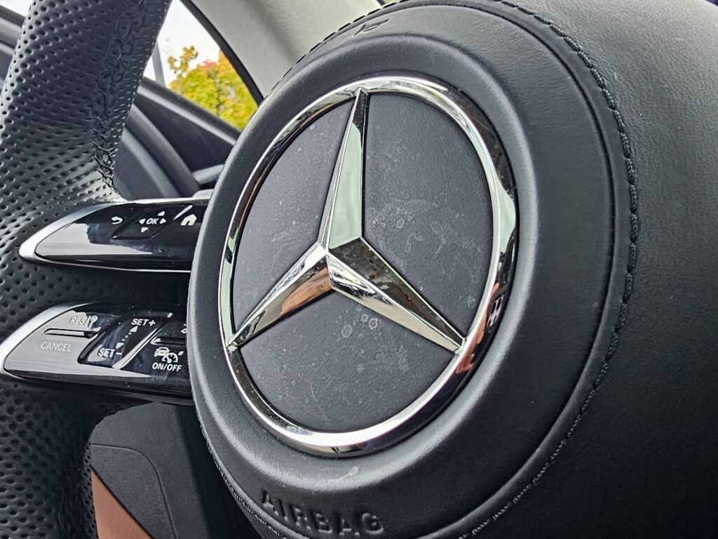 Used 2024 Mercedes-Benz GLS 580 4MATIC image 21