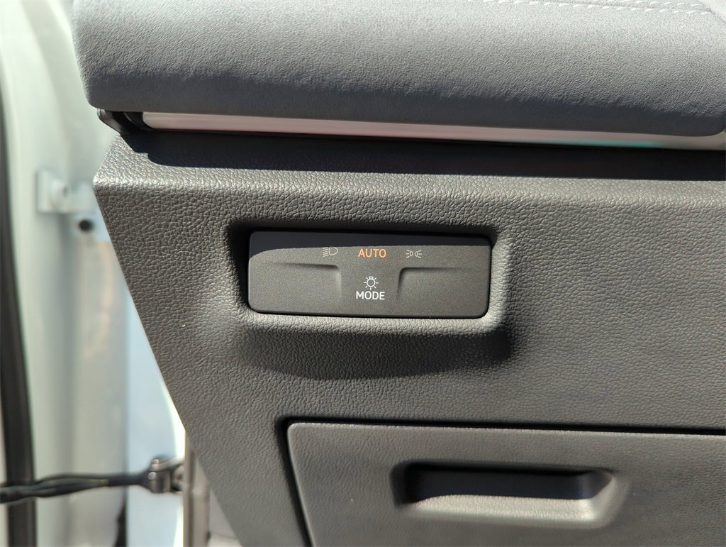 New 2026 Volkswagen Tiguan SE R-Line image 38