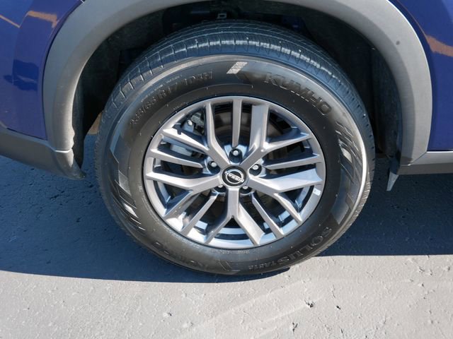 Used 2023 Nissan Rogue S image 5