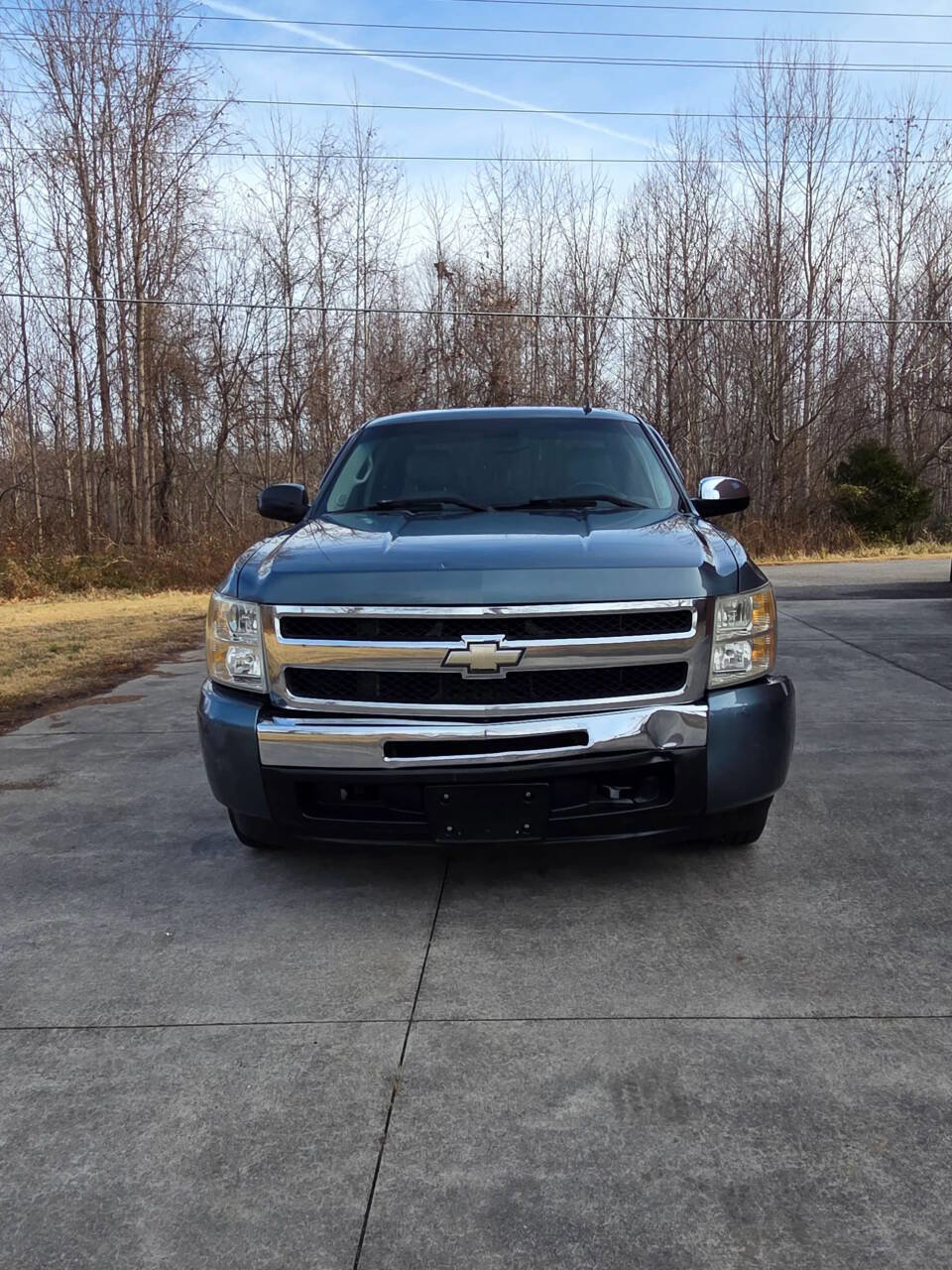 Used 2010 Chevrolet Silverado 1500 LT w/ Regional Value Package image 2