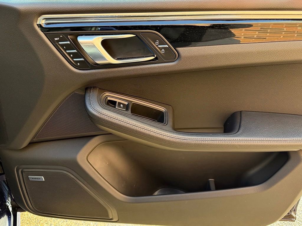 Certified 2024 Porsche Macan image 21