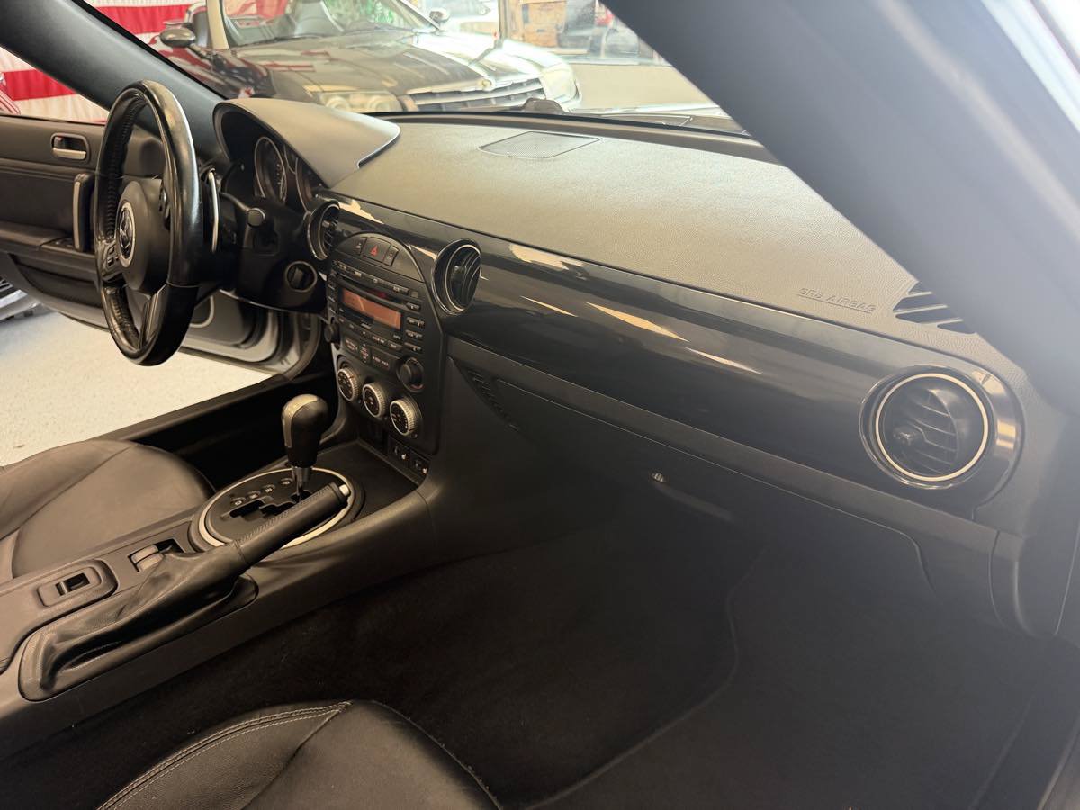 Used 2015 MAZDA MX-5 Miata Grand Touring w/ Premium Package RWD image 18