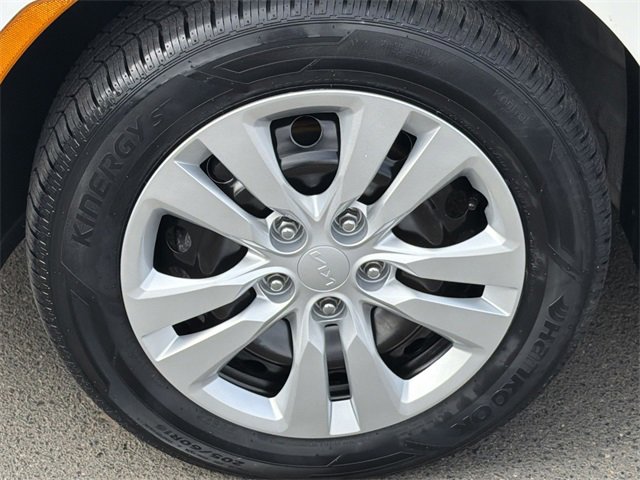 Used 2025 Kia Soul LX image 18