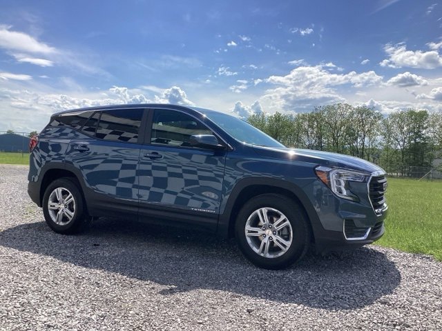 Used 2024 GMC Terrain SLE image 10