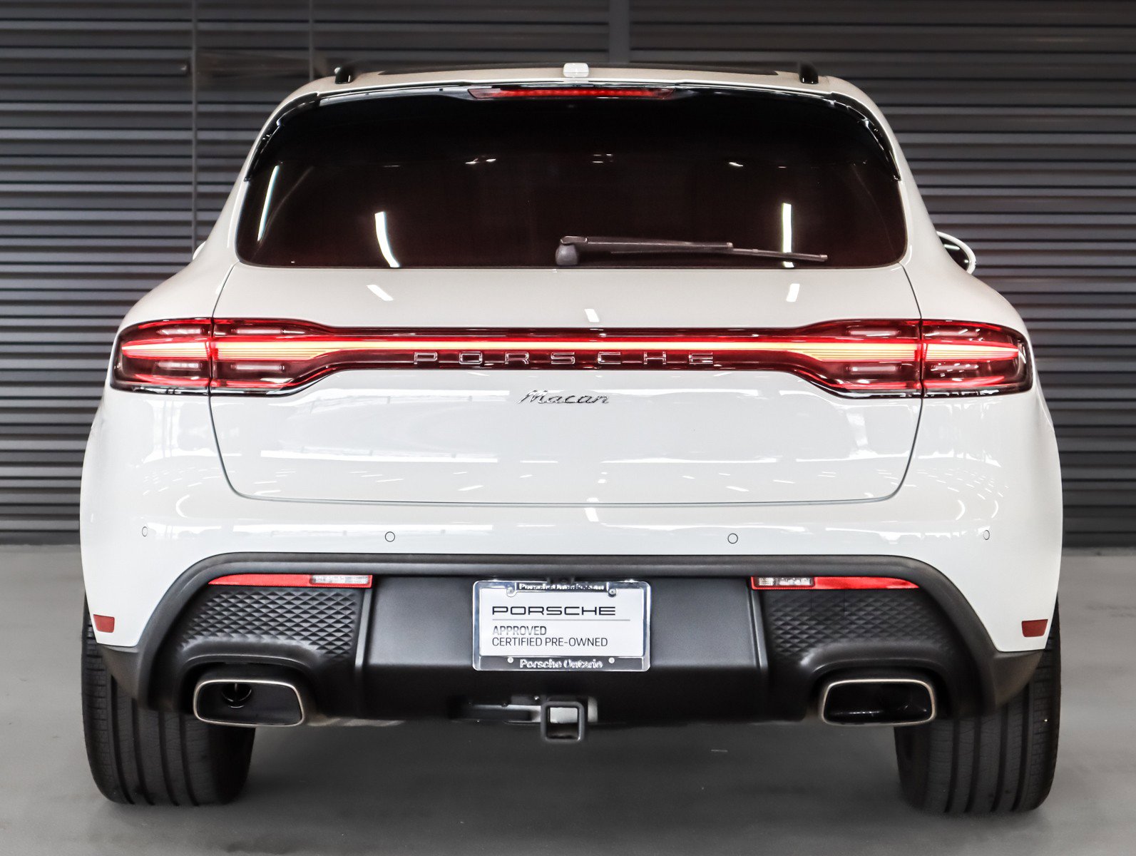 Certified 2022 Porsche Macan AWD/4WD image 9