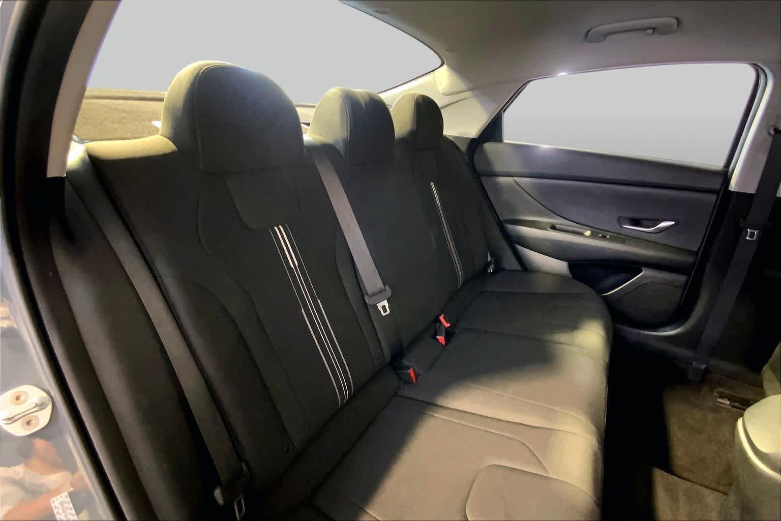 Used 2023 Hyundai Elantra SEL FWD image 20