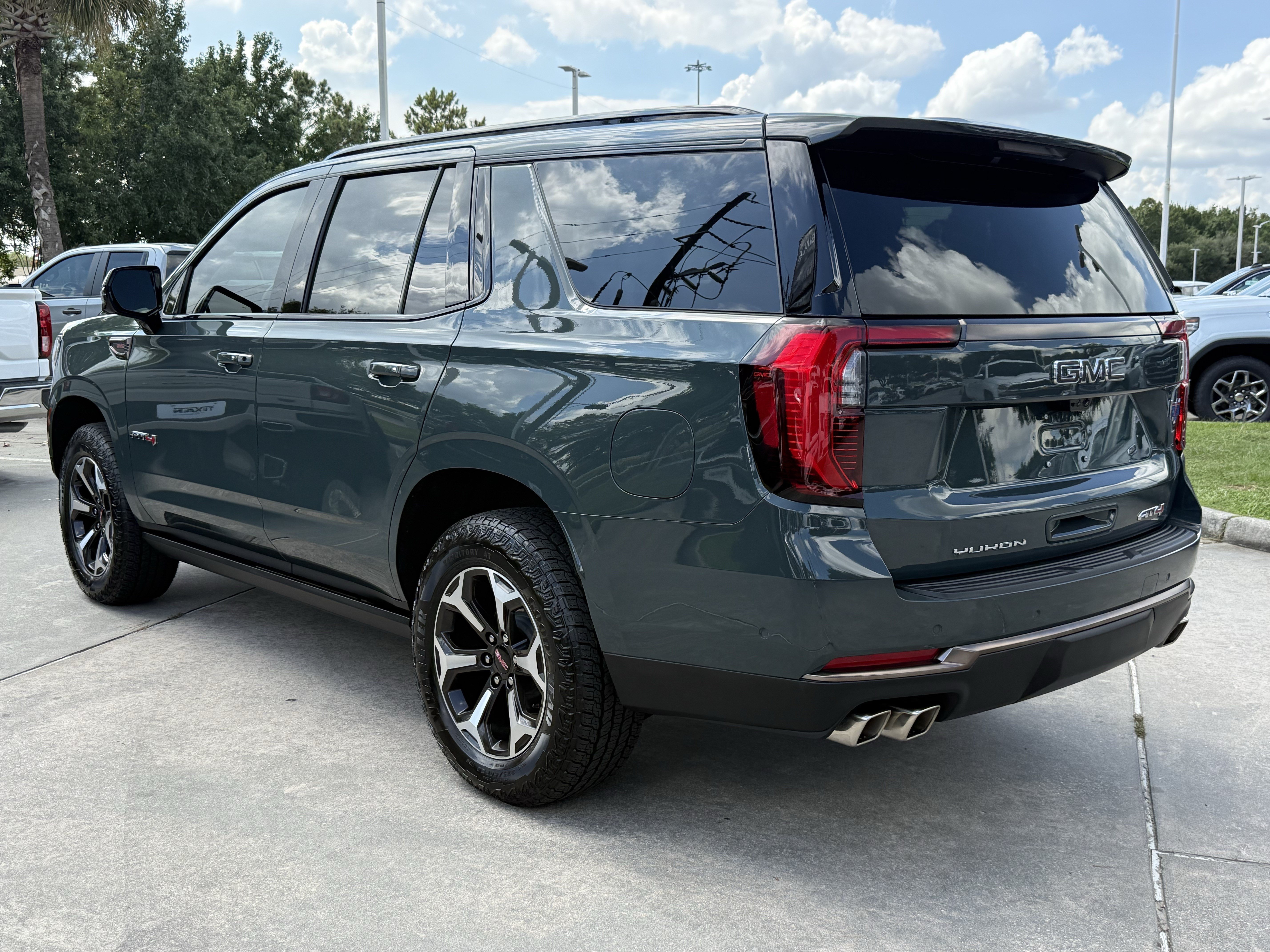 Used 2026 GMC Yukon AT4 Ultimate AWD/4WD image 7
