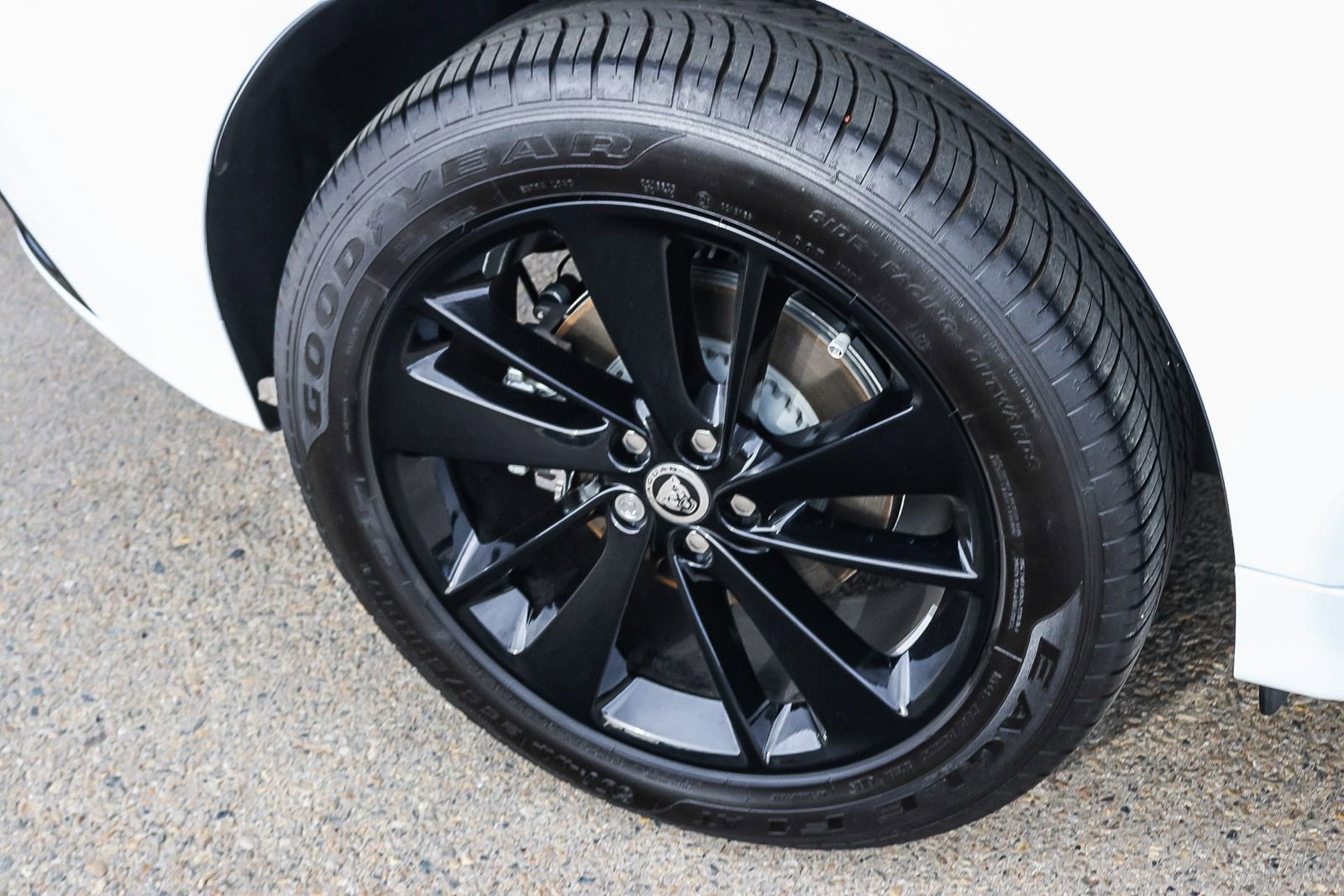 Used 2025 Jaguar F-PACE R-Dynamic S image 12