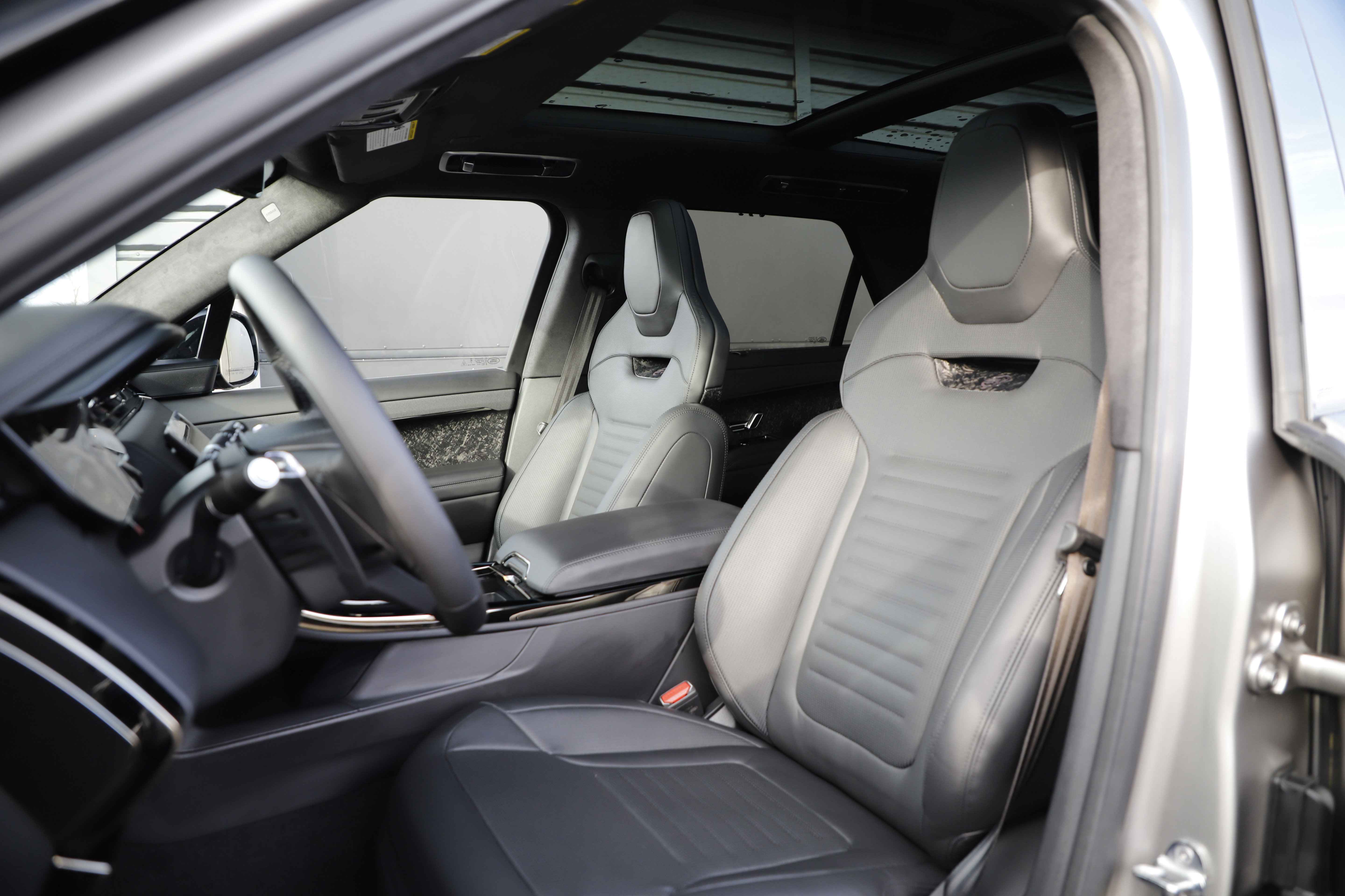 New 2026 Land Rover Range Rover Sport SV image 17