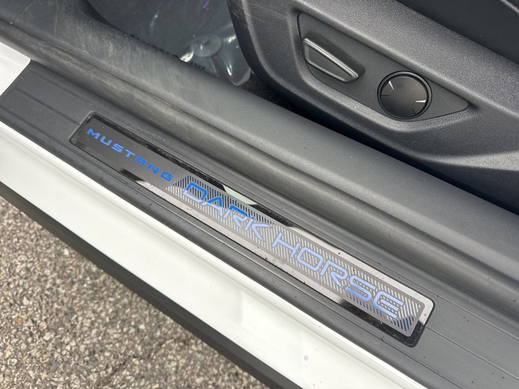 Used 2025 Ford Mustang Dark Horse image 10