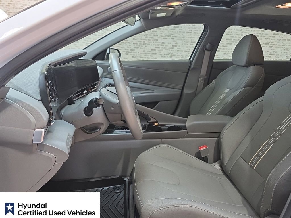 Used 2025 Hyundai Elantra SEL FWD image 22