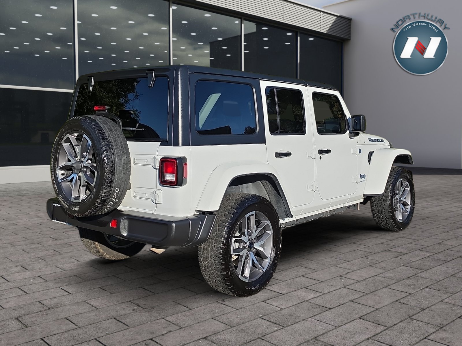 Used 2024 Jeep Wrangler Unlimited w/ Convenience Group AWD/4WD image 5