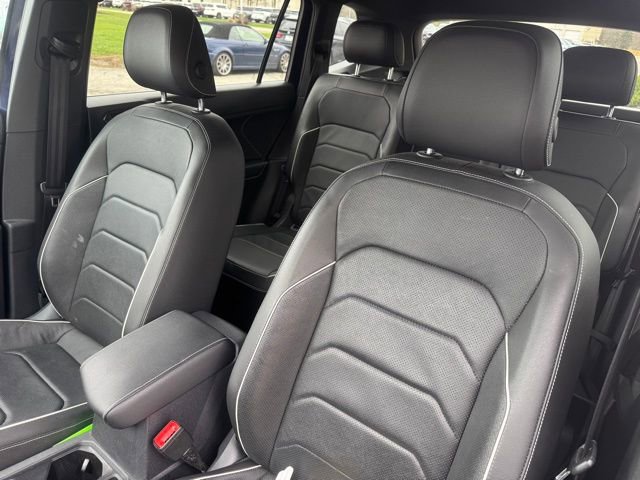 Used 2022 Volkswagen Tiguan SEL R-Line image 19