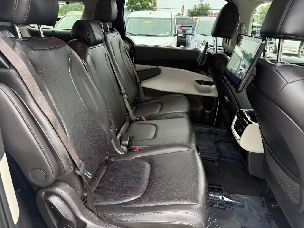 Used 2023 Kia Carnival SX FWD image 26