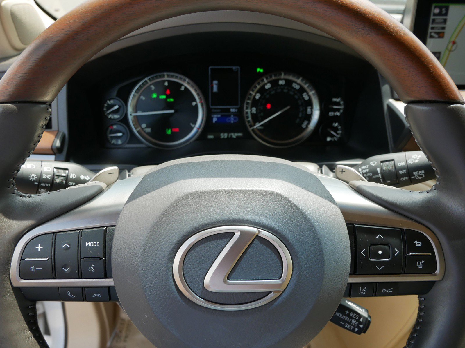 Used 2021 Lexus LX 570 4WD w/ Luxury Package image 30