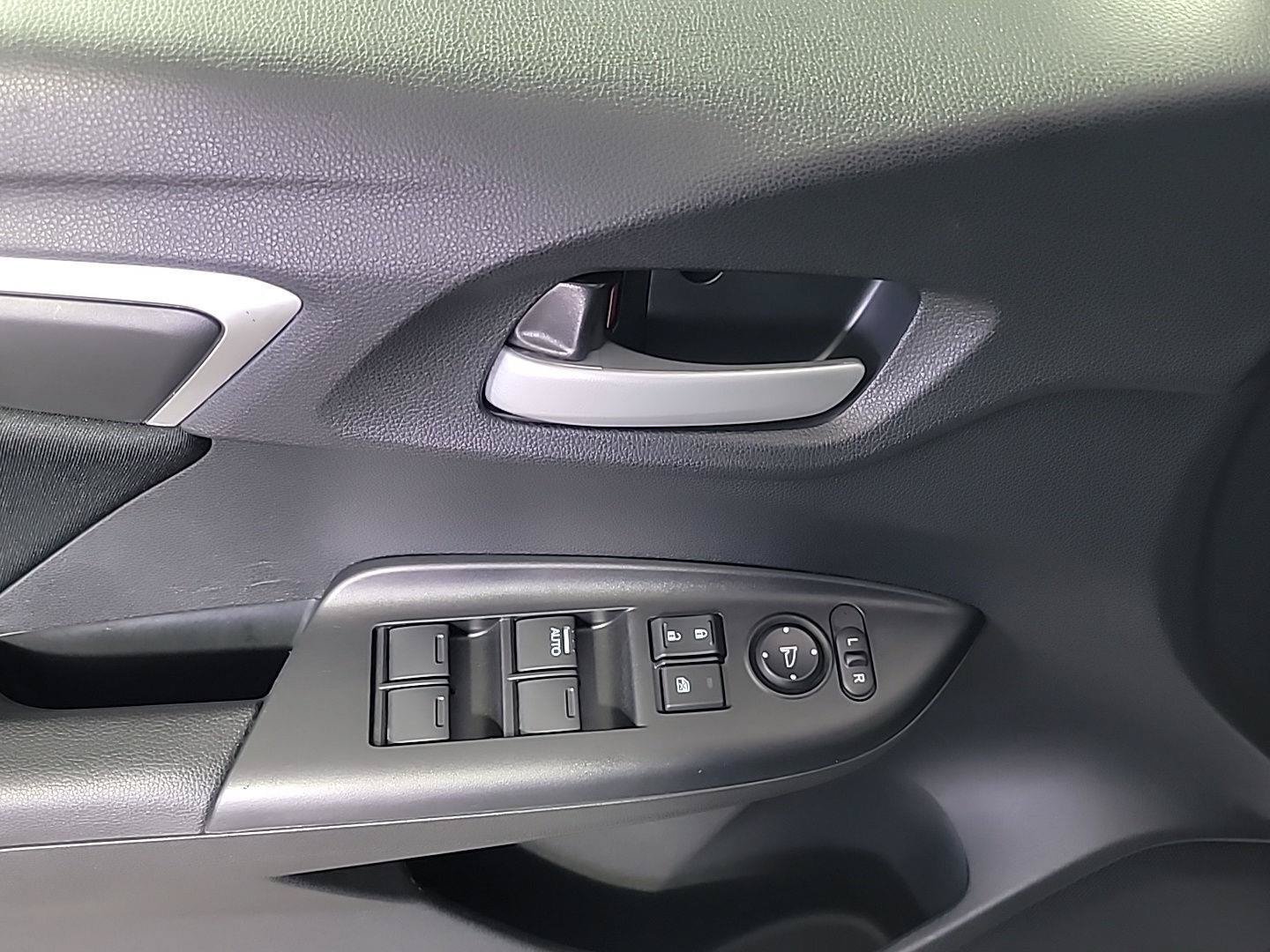 Used 2020 Honda Fit LX image 34