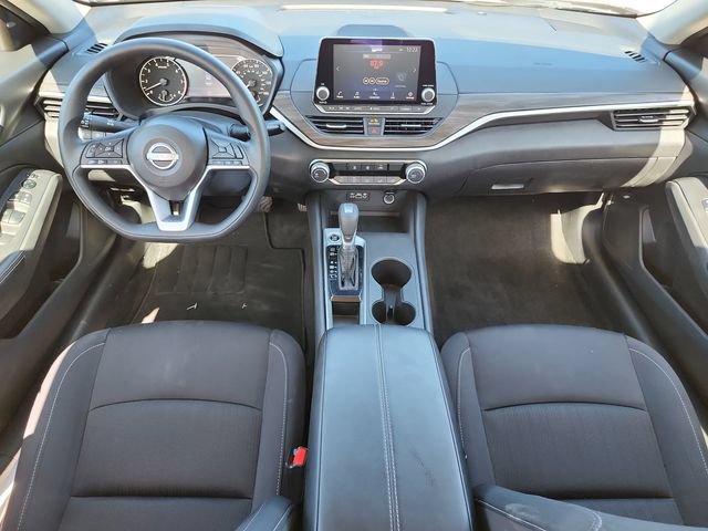 Used 2025 Nissan Altima 2.5 SV FWD image 14