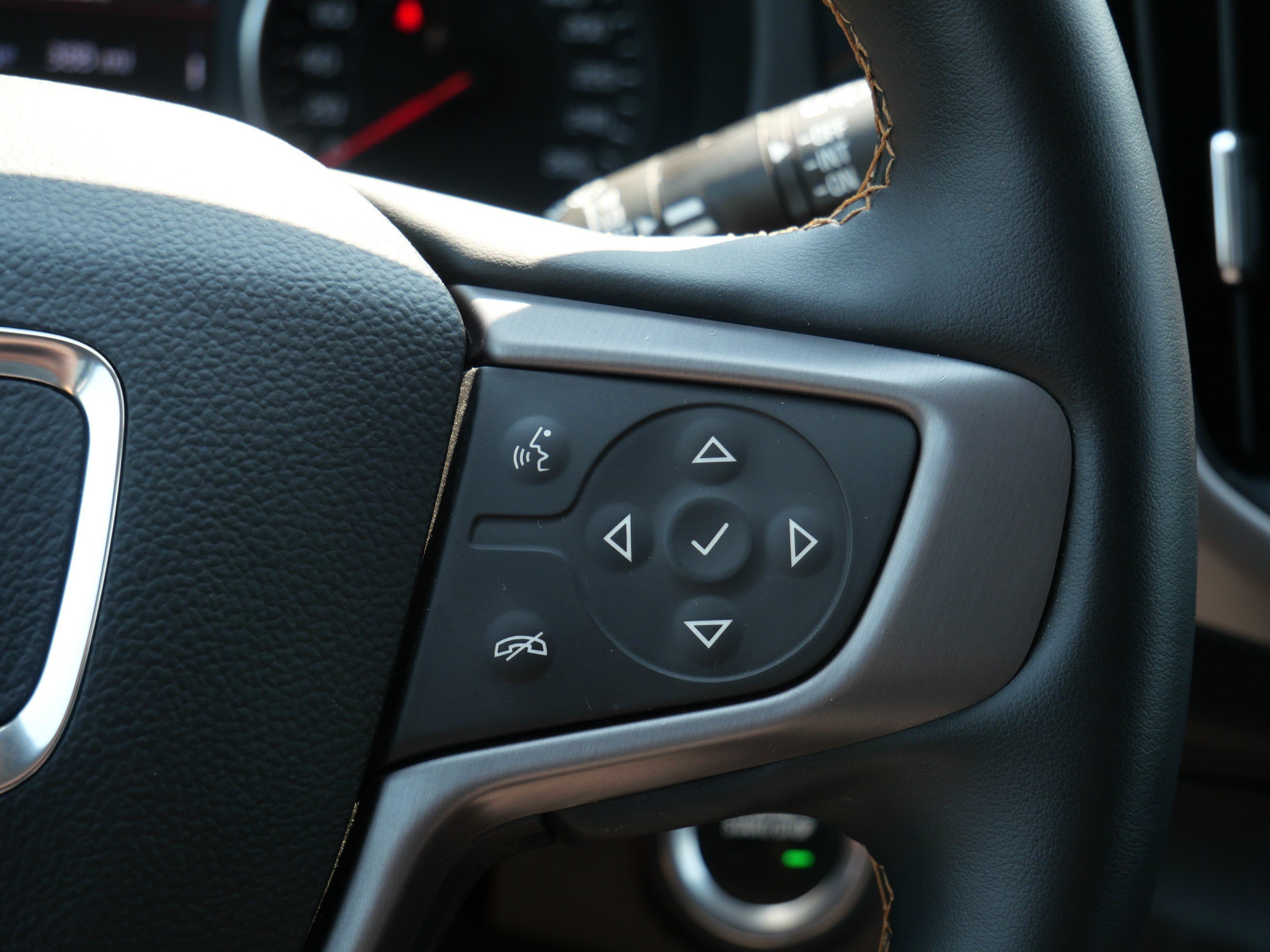 Used 2023 GMC Terrain AT4 w/ GMC Pro Grade Package AWD/4WD image 29
