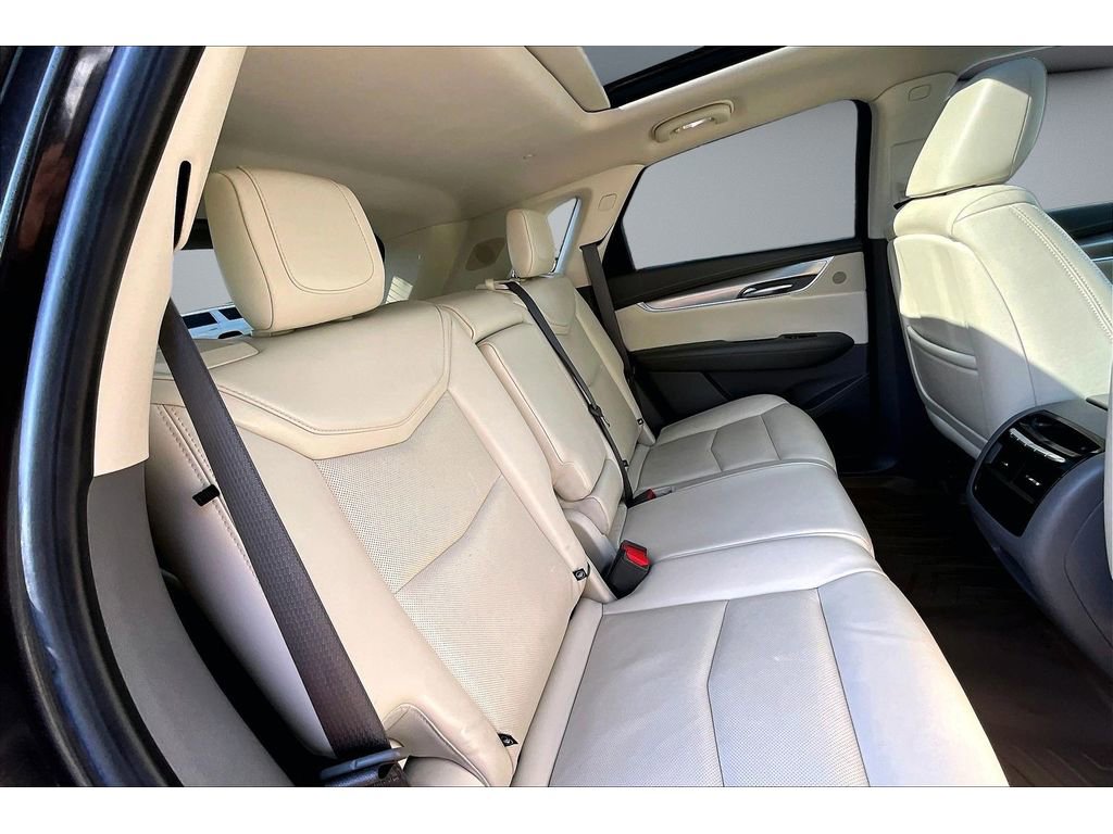 Used 2018 Cadillac XT5 Premium Luxury FWD image 24