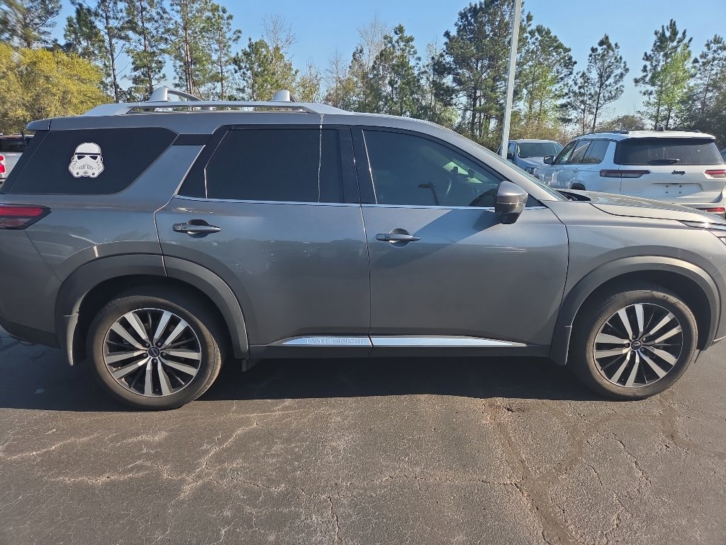 Used 2025 Nissan Pathfinder Platinum image 7