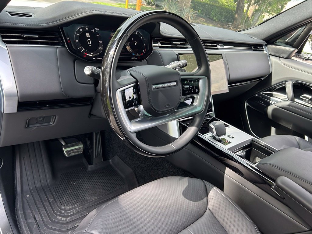 Used 2026 Land Rover Range Rover Long Wheelbase SE AWD/4WD image 17