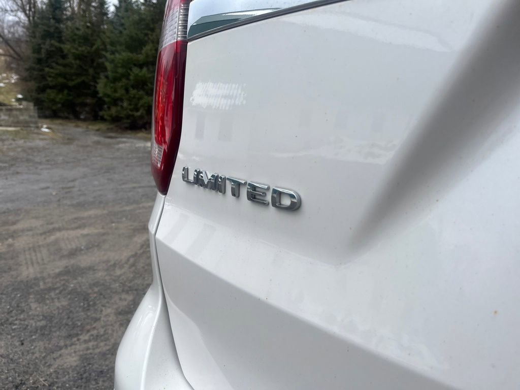 Used 2017 Ford Explorer Limited image 9