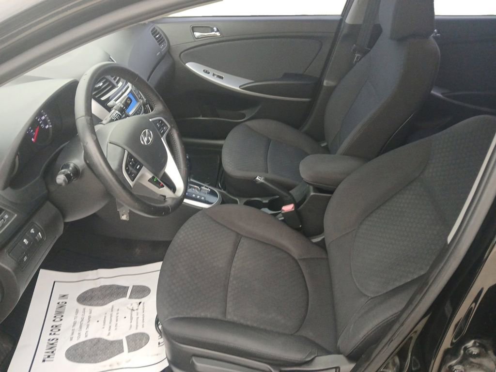 Used 2012 Hyundai Accent SE FWD image 15