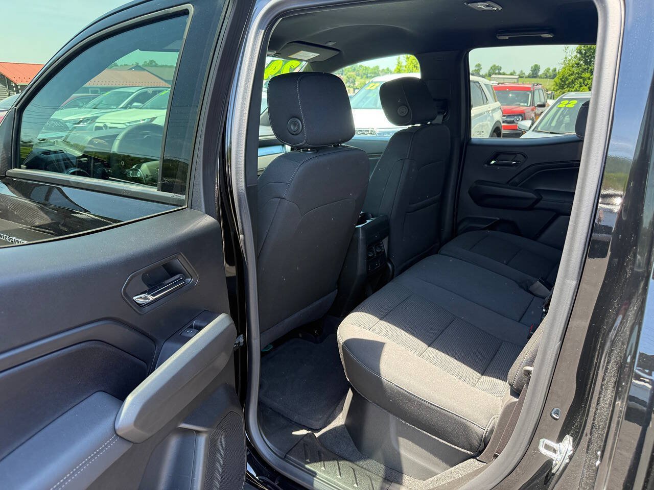 Used 2024 Chevrolet Colorado LT w/ LT Convenience Package II AWD/4WD image 9