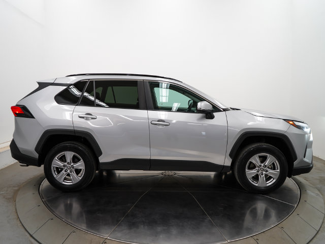 Used 2022 Toyota RAV4 XLE w/ Convenience Package AWD/4WD image 8
