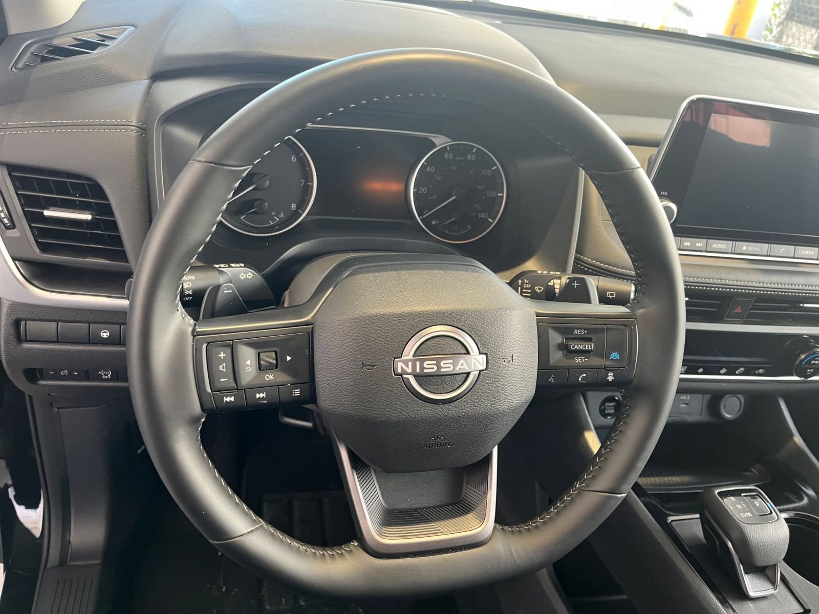 Used 2025 Nissan Rogue SV image 29