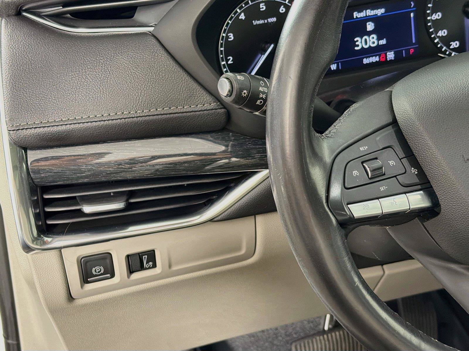 Used 2022 Cadillac XT4 Premium Luxury w/ Driver Assist Package AWD/4WD image 17