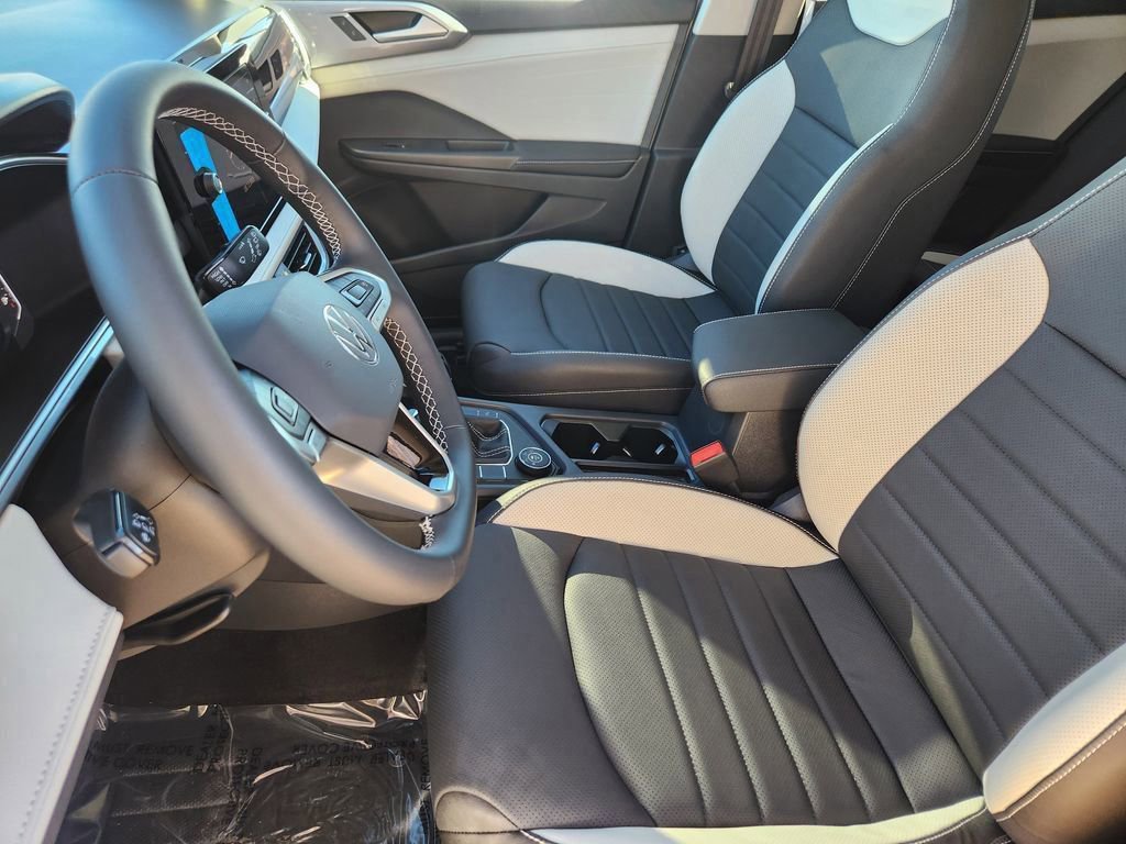 New 2026 Volkswagen Taos SEL image 5