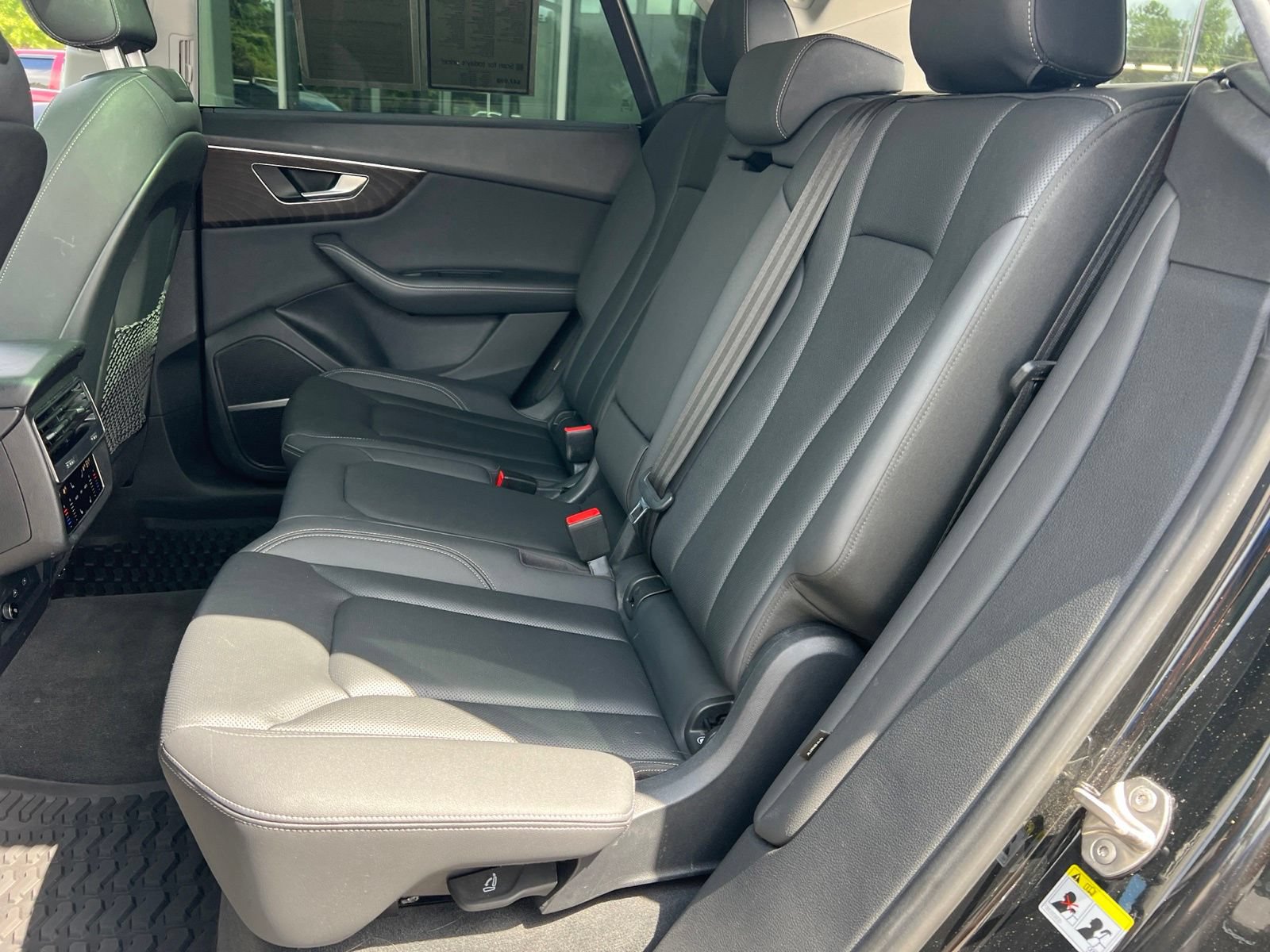 Used 2022 Audi Q8 Prestige w/ Prestige Package AWD/4WD image 28