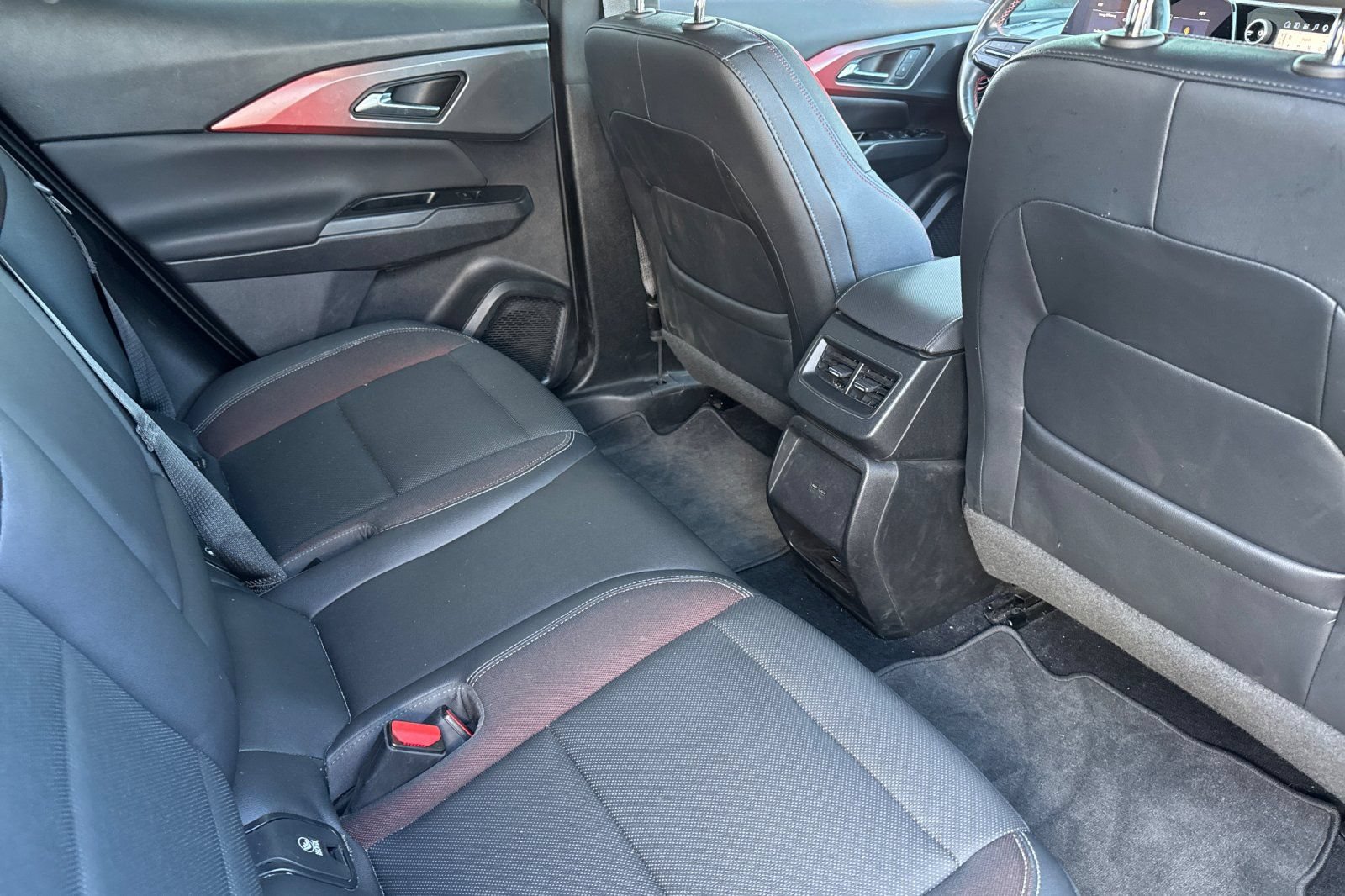 Used 2024 Chevrolet Equinox EV RS FWD image 18