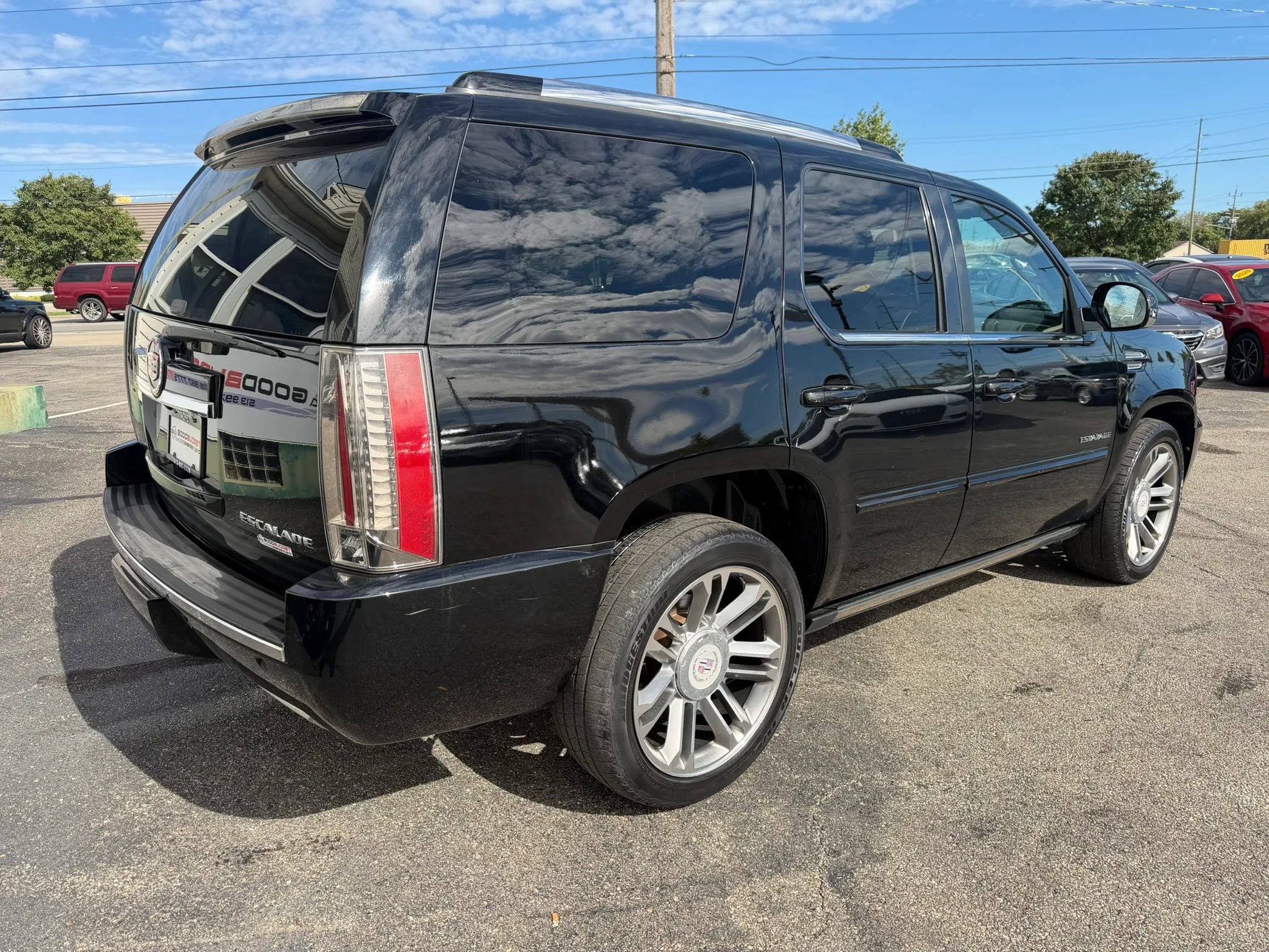 Used 2014 Cadillac Escalade Premium AWD/4WD image 7