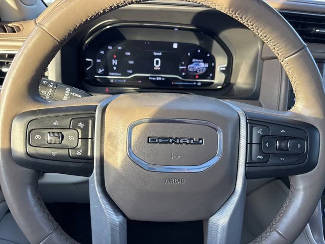 Used 2023 GMC Yukon XL Denali image 31