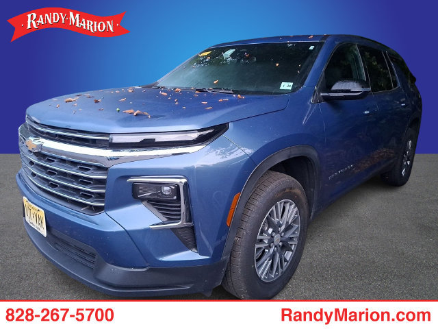 Used 2025 Chevrolet Traverse LT