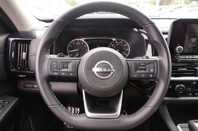Certified 2025 Nissan Pathfinder SV AWD/4WD image 12