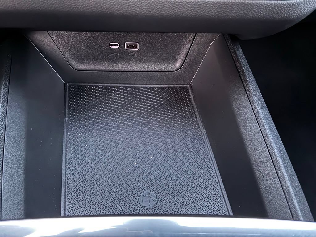 Used 2026 Chevrolet Equinox LT FWD image 36