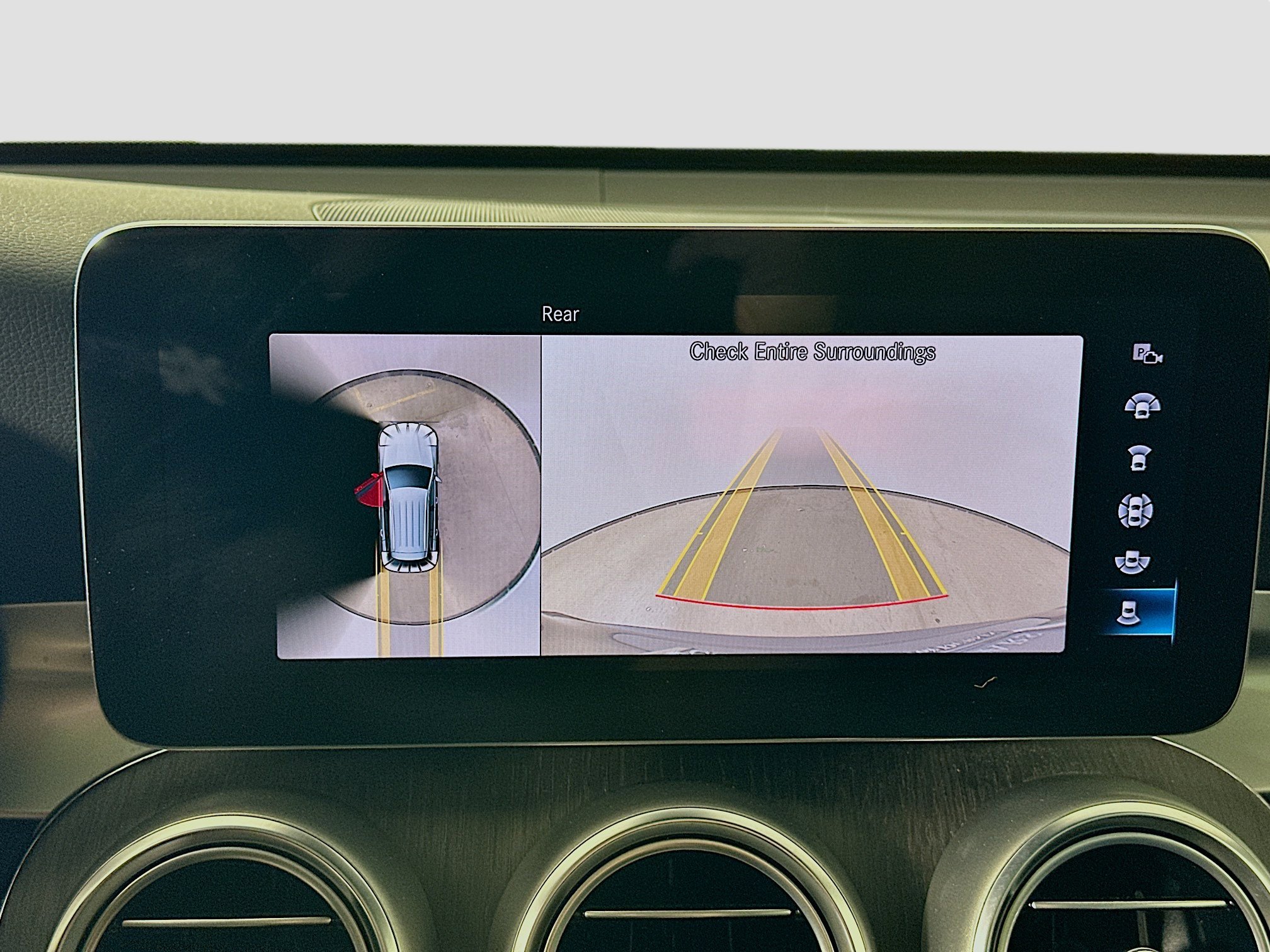 Used 2022 Mercedes-Benz GLC 300 4MATIC w/ Multimedia Package Lite image 18