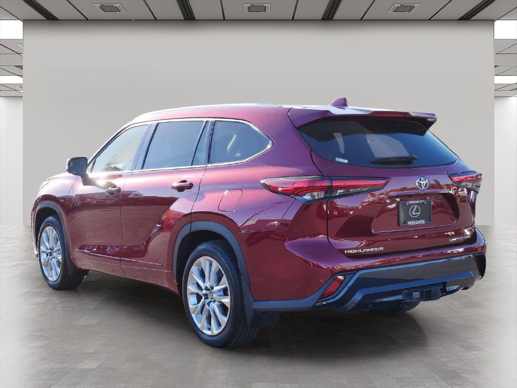 Used 2021 Toyota Highlander Limited AWD/4WD image 4