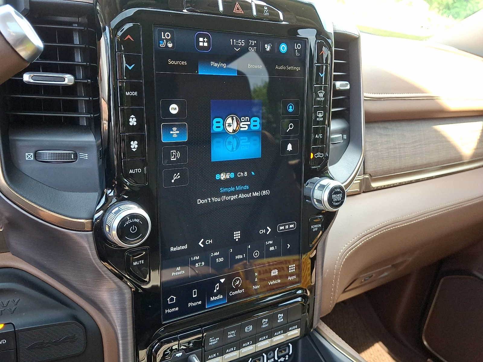 Used 2024 RAM 3500 Limited w/ Towing Technology Group AWD/4WD image 18