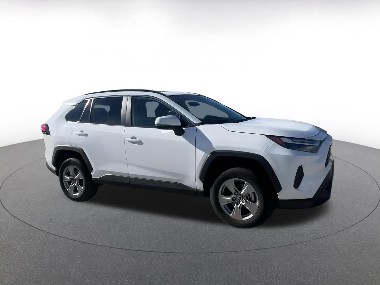 Used 2025 Toyota RAV4 XLE image 2