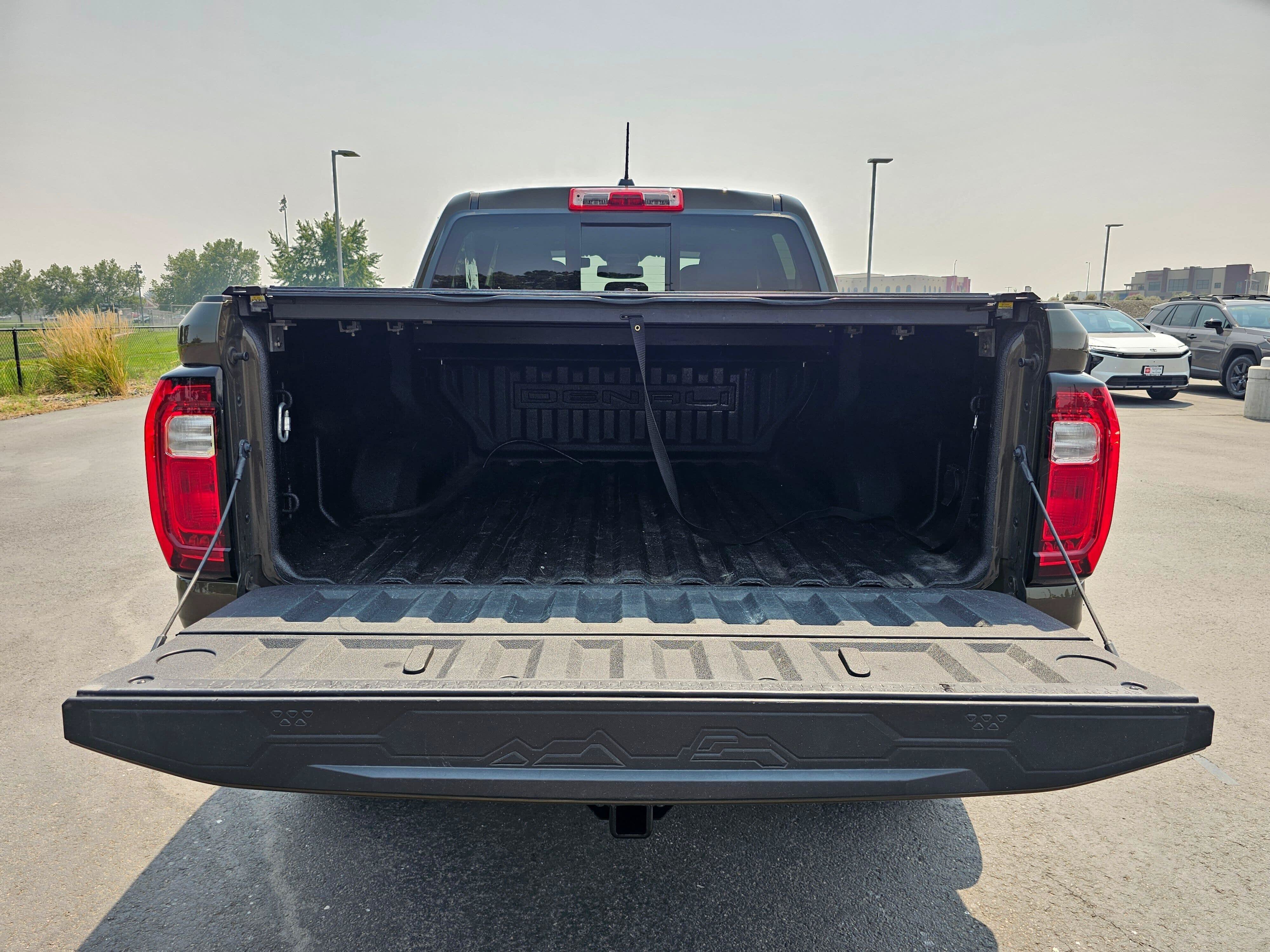 Used 2023 GMC Canyon Denali AWD/4WD image 14