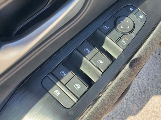 New 2025 Nissan Kicks SV w/ SV Premium Package image 15